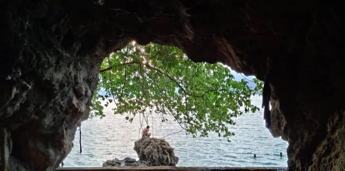 Batu Lubang